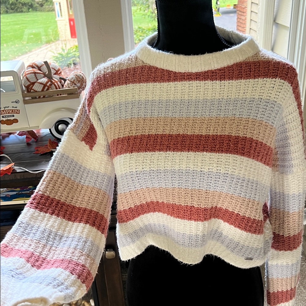 Hollister sweater - Striped and cropped